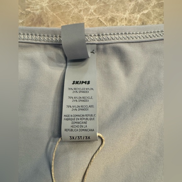 SKIMS SIGNATURE SWIM
SUPER CROPPED T-SHIRT SIZE 3X - Picture 4 of 5